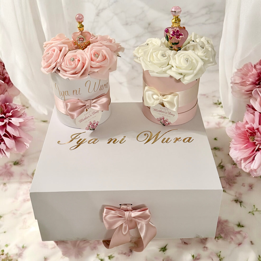 "Ìyá ni Wúrà"-Round Flower box with Fragrance oil