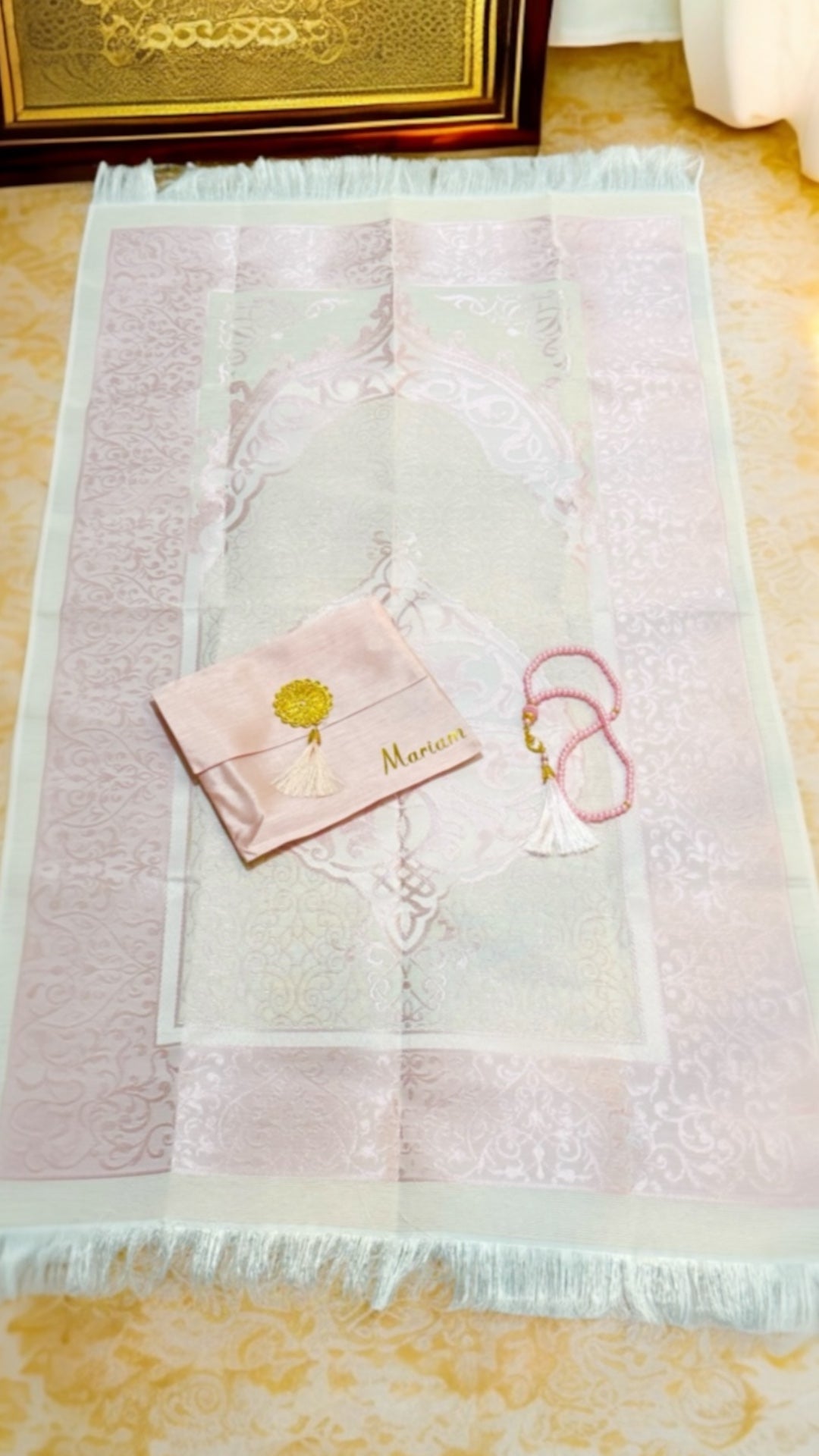 slider image slider_item_7TG9Af